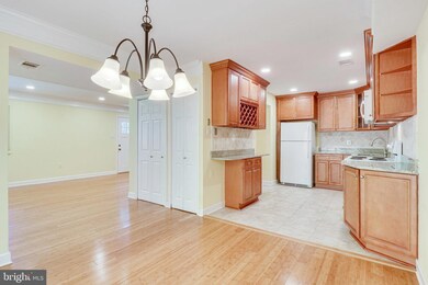 5682 Oak Tanager Ct, Burke, VA 22015 - photo 6