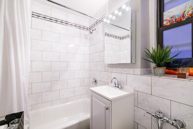 166 W 22nd St unit 1D, New York, NY 10011 - photo 5