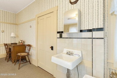 0D6F3E6B-1C38-4AFE-BCC3-15B80164B2A8