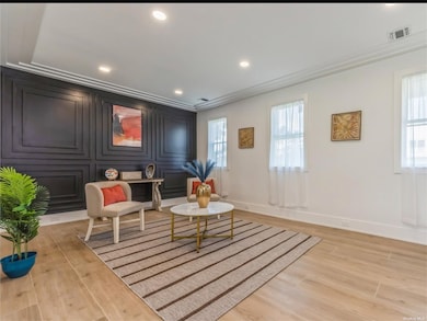 37 Old Farm Rd, Levittown, NY 11756 - photo 2