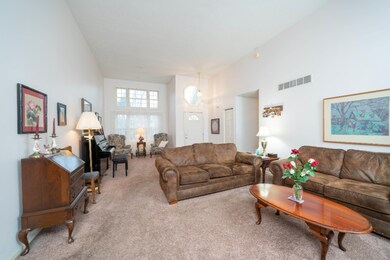 2707_Hickory_Nut_Lane_05