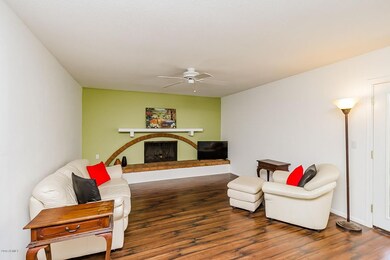 4065 E Cholla AZ-7