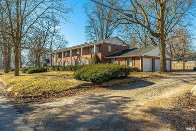 201 College Ave, Lincoln, IL 62656 - photo 3