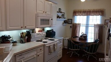 Well laid out kitchen and breakfast room
