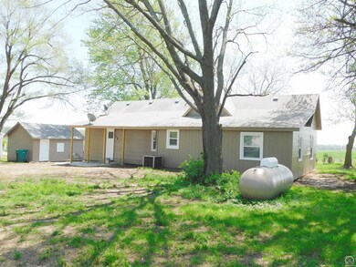 112 W 1st St, Hoyt, KS 66440 - photo 2