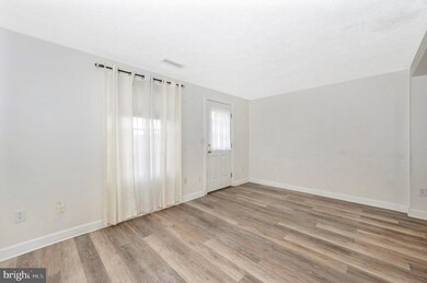 5825 Whitfield Ct, Frederick, MD 21703 - photo 4