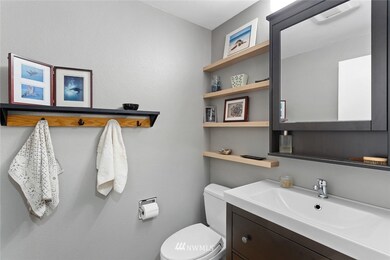 8227 212th St SW unit 205, Edmonds, WA 98026 - photo 3