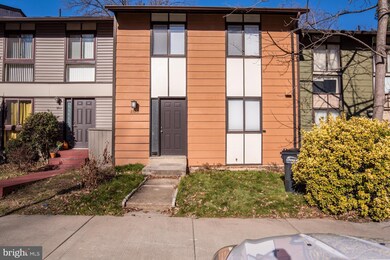 2306 Emerald Heights Ct, Reston, VA 20191 - photo 5