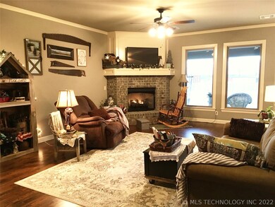 Gorgeous hardwood flooring.
