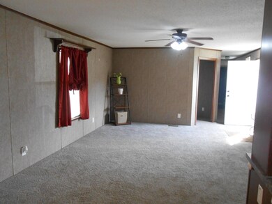 92 Evergreen Ave, Circleville, OH 43113 - photo 7