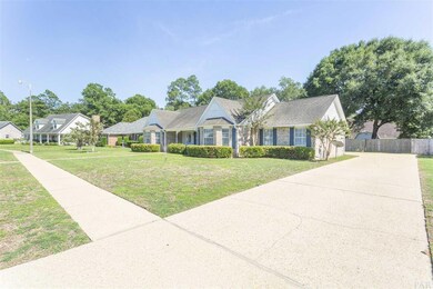 2711 Woodbreeze Dr, Cantonment, FL 32533 - photo 3