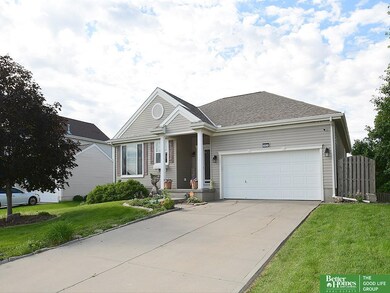 805 Stony Point Dr, Papillion, NE 68046 - photo 2