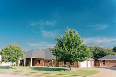 2016 Maplewood Dr, Weatherford, TX 76087 - photo 2