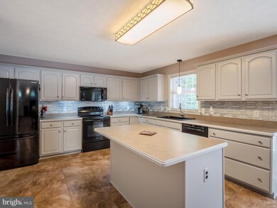 2260 Aquia Dr, Stafford, VA 22554 - photo 2