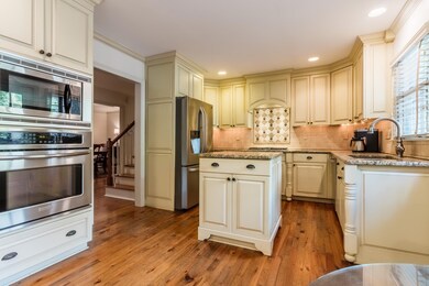 Stainless steel appliances, to the ceiling cabinet