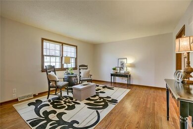 5200 Farley Ln, Shawnee, KS 66203 - photo 4