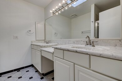 2502 S Mulberry-41