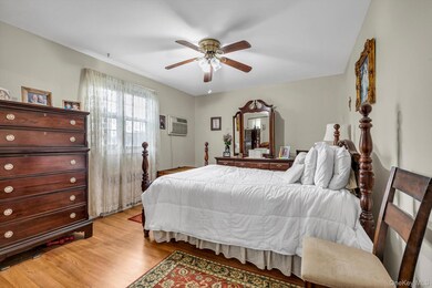 45-69 Bell Blvd unit B, Bayside, NY 11361 - photo 7
