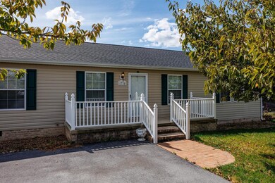 1724 Hermitage Dr, Harrisonburg, VA 22801 - photo 4