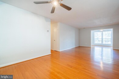 10076 Oakton Terrace Rd, Oakton, VA 22124 - photo 7