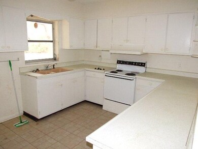 856-A Kitchen