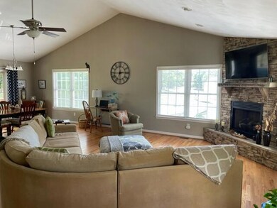 Gorgeous-Like new home