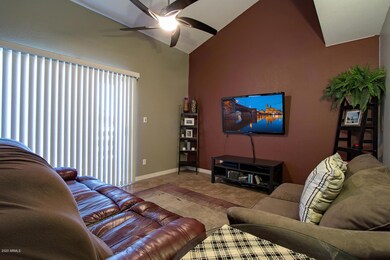 1241 N 48th St Phoenix AZ-large-007-10-L
