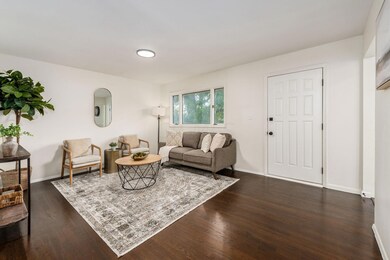 008__W 3810 Clearwater Dr-005