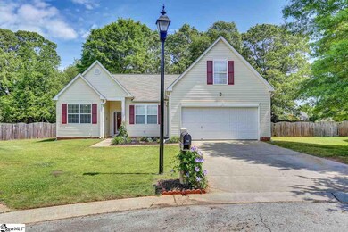 122 Golden Crest Ct, Mauldin, SC 29662 - photo 2