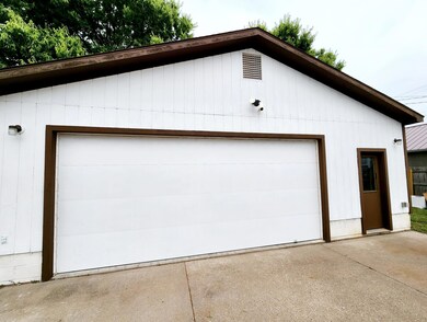 1210 W 5th St, Winona, MN 55987 - photo 4
