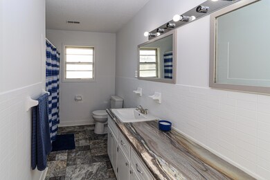 306 Walnut Dr, Paragould, AR 72450 - photo 2