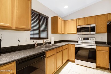 36424 W El Greco St-11