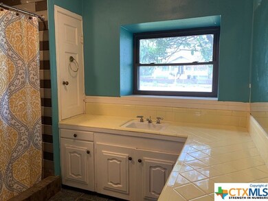 915 W Hopkins St, San Marcos, TX 78666 - photo 7