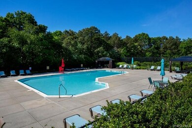 1000 Saddle Rock Rd unit 2806, Holbrook, NY 11741 - photo 3