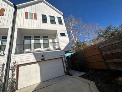 902 Martin St unit C, Houston, TX 77018 - photo 3