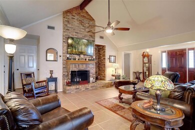 1524 Florence Dr, Azle, TX 76020 - photo 6