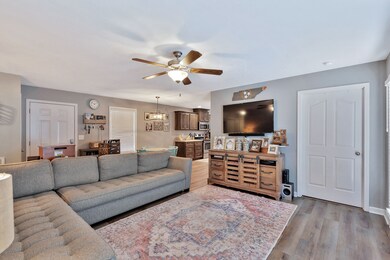 1821 Lakin Ln, Columbia, TN 38401 - photo 4