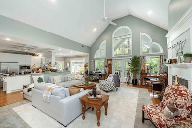 3890 Laurel Point-11