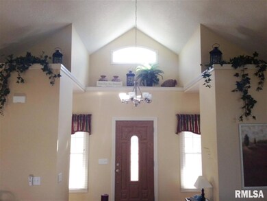 16 Nicholas Ct, Eldridge, IA 52748 - photo 2