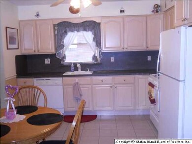 unlisted-address, Staten Island, NY 10306 - photo 4