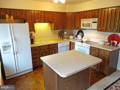 8 Headley Dr, Newtown, PA 18940 - photo 7