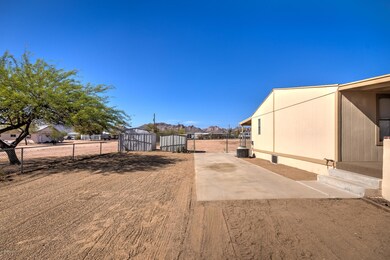 834 W Foothill St-9