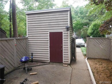 Outdoor storage shed