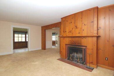 321 Mckee St, Batavia, IL 60510 - photo 2