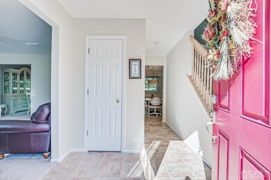 Bright Entrance Foyer.. Lovely