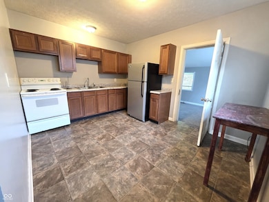 1210 California St, Columbus, IN 47201 - photo 3