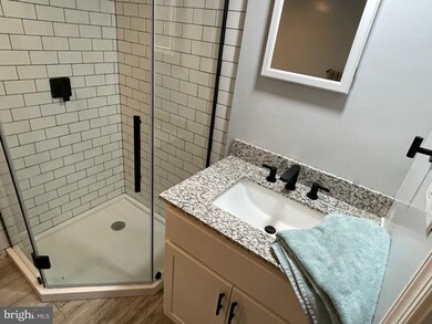 8 Chapman St, Berkeley Springs, WV 25411 - photo 6