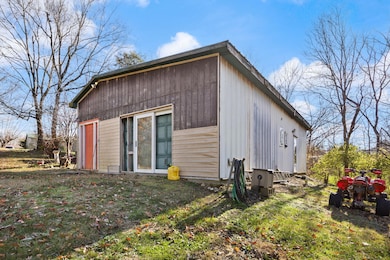 1119 Mitchellsburg Knob Rd, Parksville, KY 40464 - photo 2