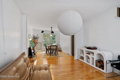 9 Oxford Dr, Saratoga Springs, NY 12866 - photo 3