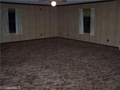 1917 Murrayhill Rd, Greensboro, NC 27403 - photo 5